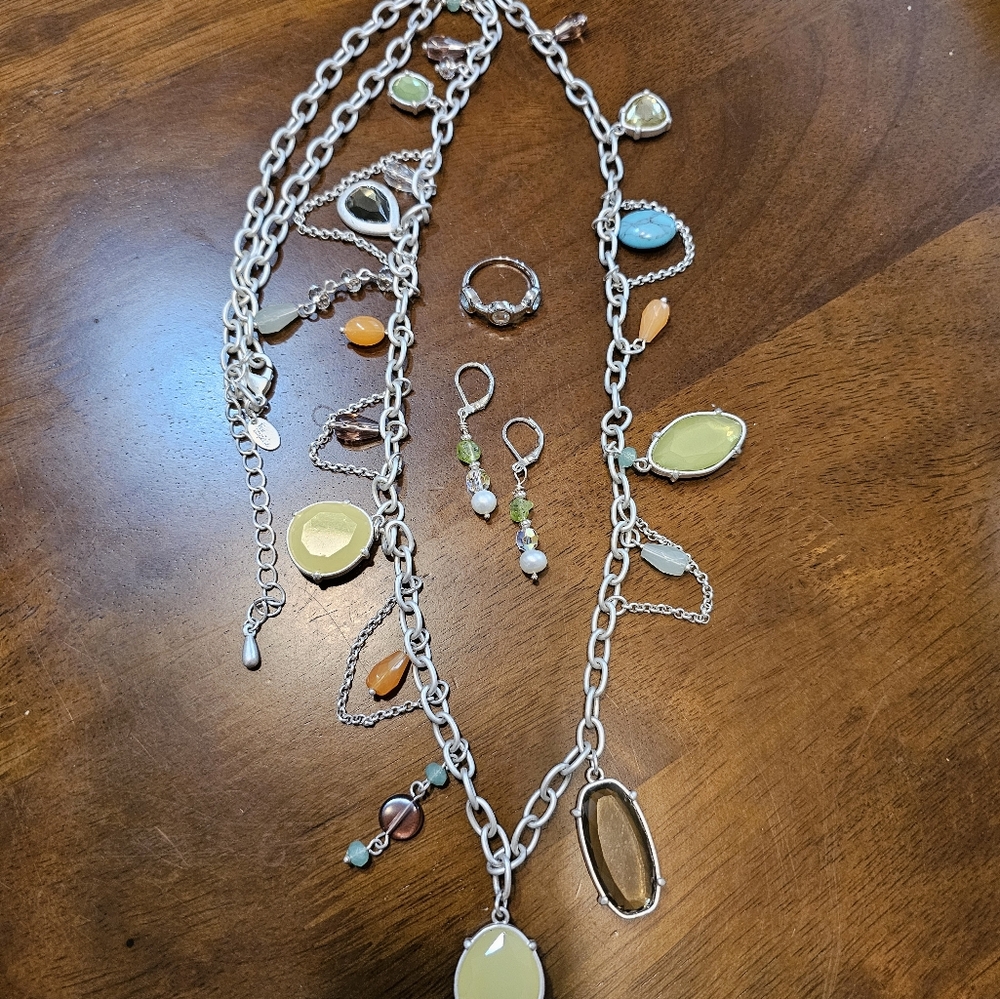 SET! Lia Sophia Necklace with 925 Peridot & Pearl Earrings and Ring - Picture 5 of 16